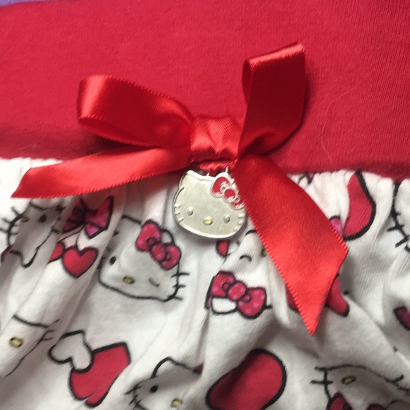 Hello kitty skirt - Picture 3 of 3